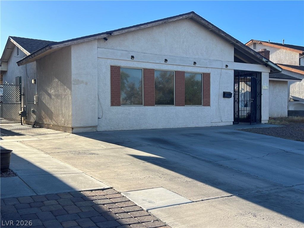 3533 Moraga Drive, Las Vegas, NV 89103 — photo 2