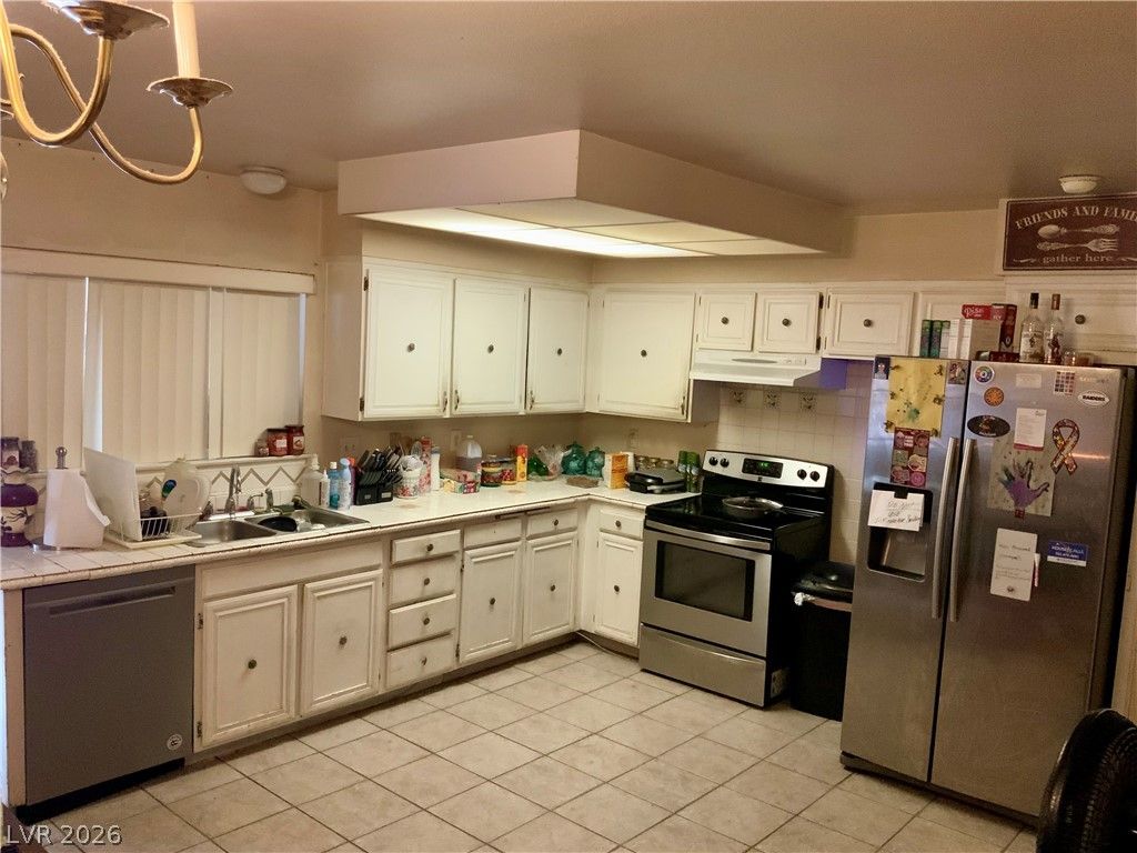3533 Moraga Drive, Las Vegas, NV 89103 — photo 4