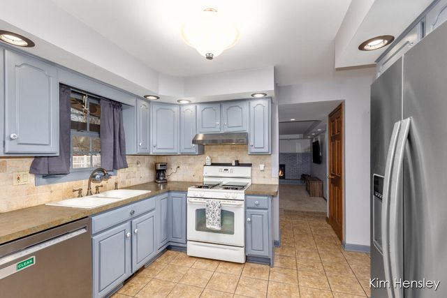 1594 Louva Court, Belding, MI 48809