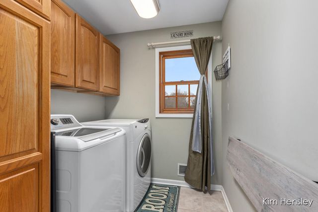 1594 Louva Court, Belding, MI 48809