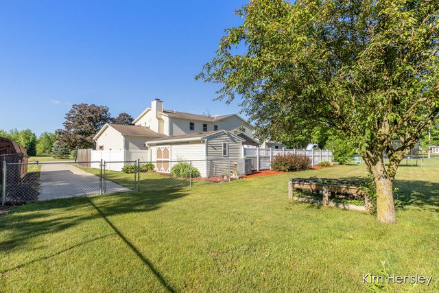 1594 Louva Court, Belding, MI 48809