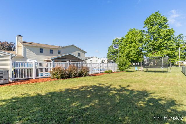 1594 Louva Court, Belding, MI 48809