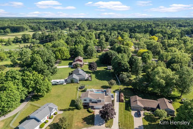 1594 Louva Court, Belding, MI 48809