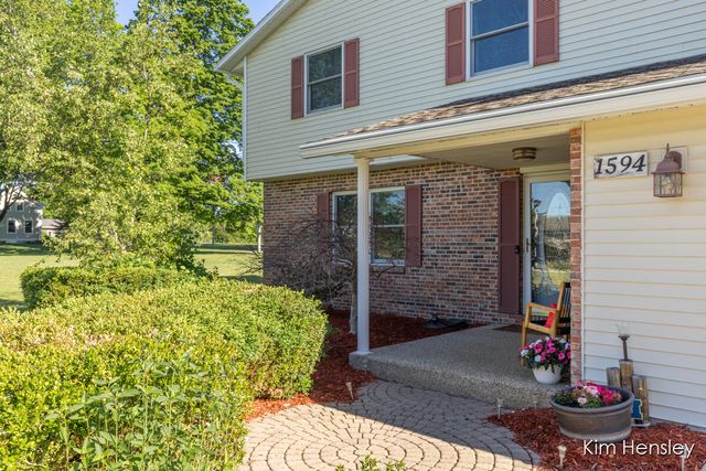1594 Louva Court, Belding, MI 48809