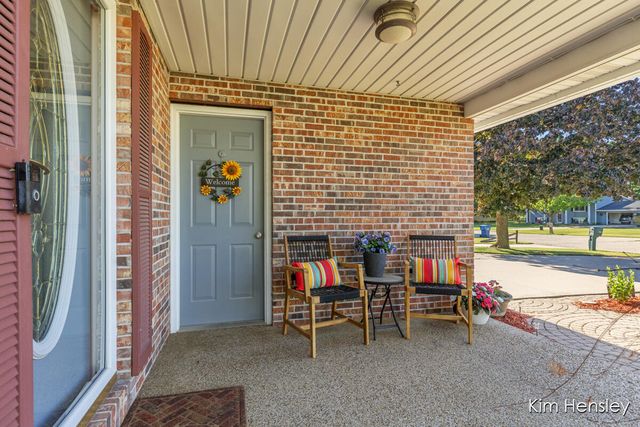 1594 Louva Court, Belding, MI 48809