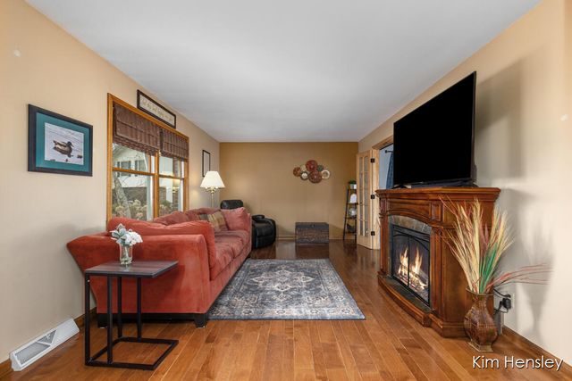 1594 Louva Court, Belding, MI 48809