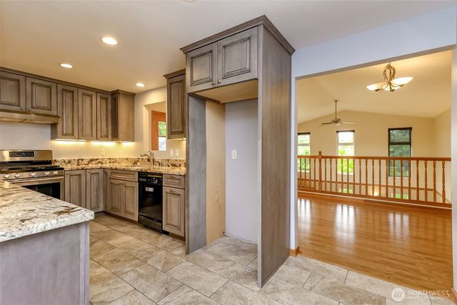 4992 31st Street NE, Tacoma, WA 98422