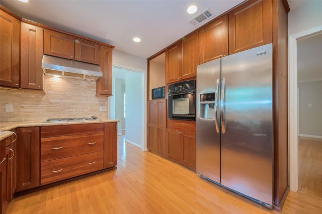 5243 Stillbrooke Drive, Houston, TX 77096