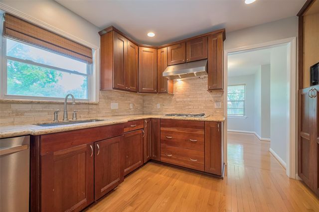 5243 Stillbrooke Drive, Houston, TX 77096