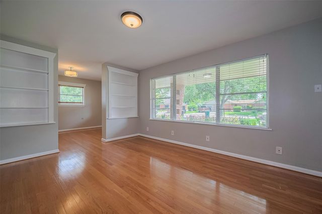 5243 Stillbrooke Drive, Houston, TX 77096