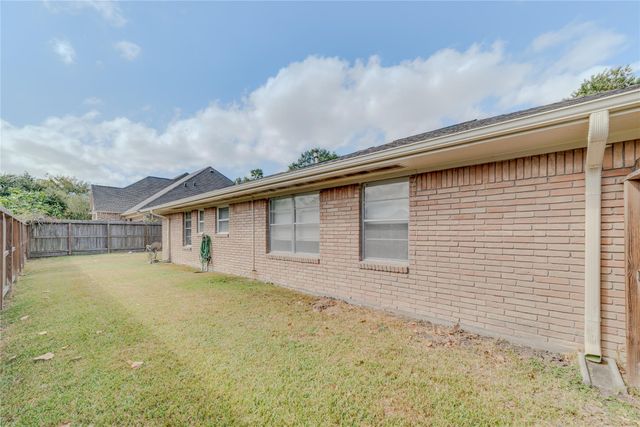 5243 Stillbrooke Drive, Houston, TX 77096