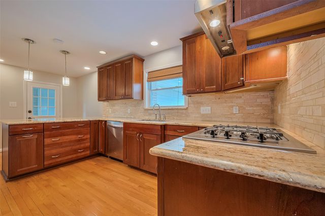 5243 Stillbrooke Drive, Houston, TX 77096