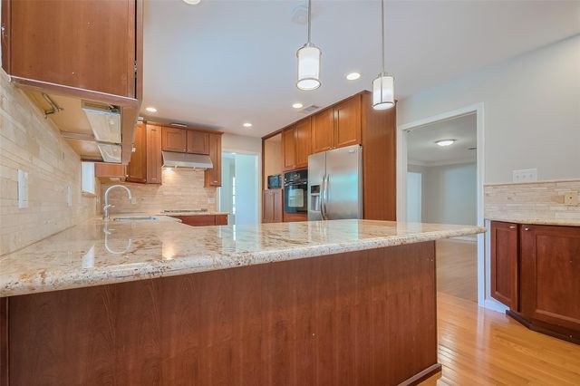 5243 Stillbrooke Drive, Houston, TX 77096