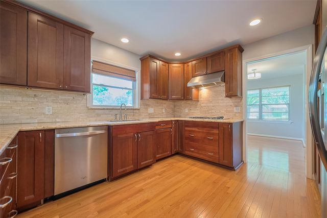 5243 Stillbrooke Drive, Houston, TX 77096