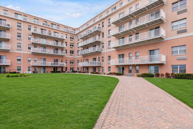 2 Richmond Road 1I, Long Beach, NY 11561