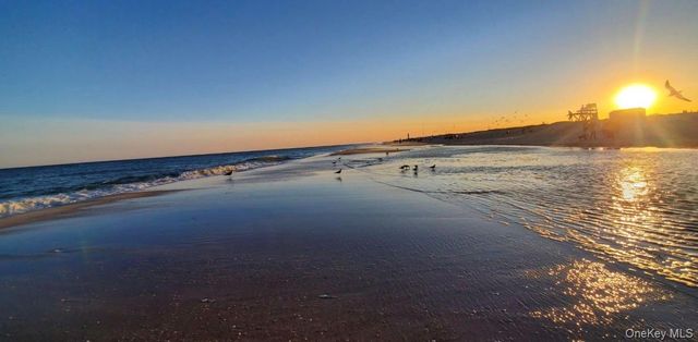 2 Richmond Road 1I, Long Beach, NY 11561