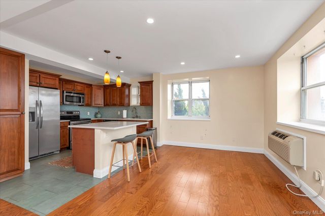 2 Richmond Road 1I, Long Beach, NY 11561