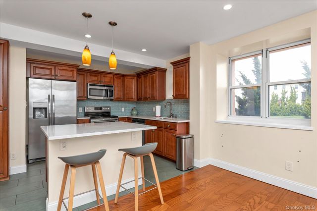 2 Richmond Road 1I, Long Beach, NY 11561