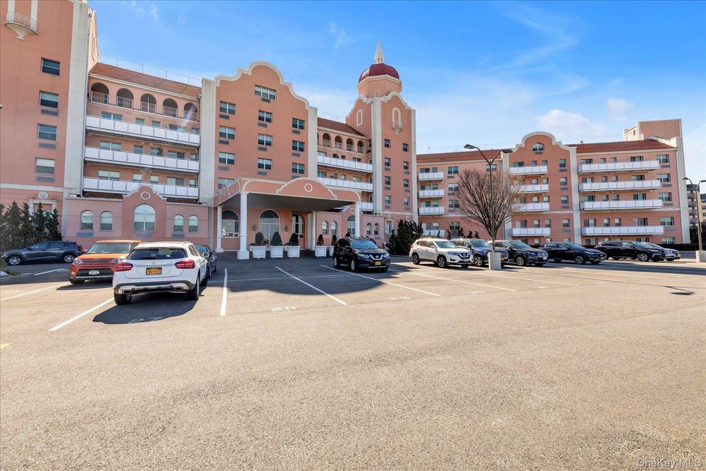 2 Richmond Road 1I, Long Beach, NY 11561