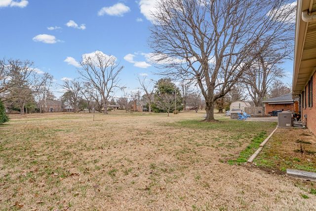 208 Marietta Drive, Hopkinsville, KY 42240