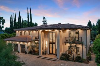 23042 Calvert Street, Woodland Hills, CA 91367