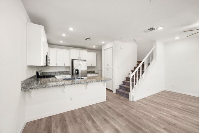 3790 E Commerce Way, Sacramento, CA 95834