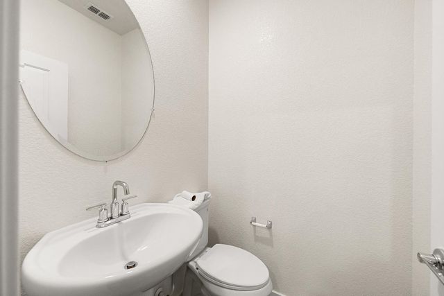 3790 E Commerce Way, Sacramento, CA 95834