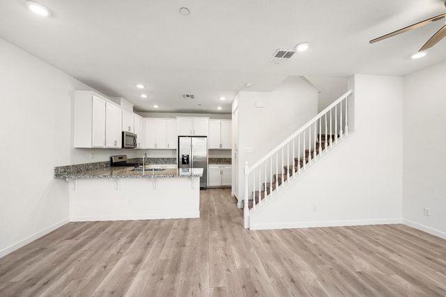 3790 E Commerce Way, Sacramento, CA 95834