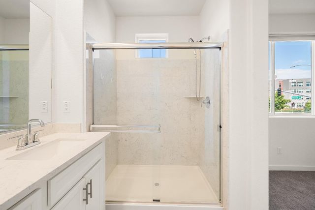 3790 E Commerce Way, Sacramento, CA 95834