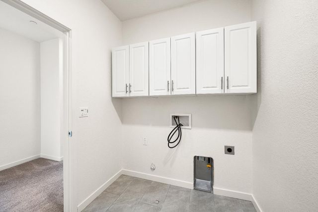 3790 E Commerce Way, Sacramento, CA 95834