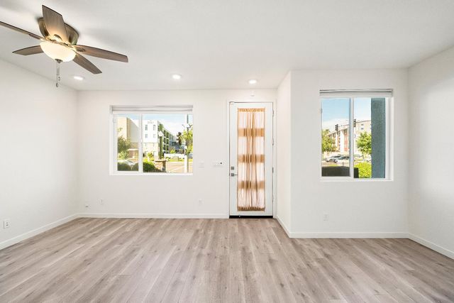 3790 E Commerce Way, Sacramento, CA 95834