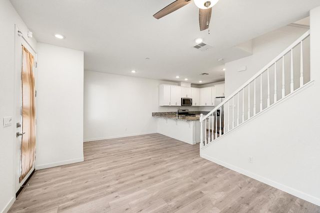 3790 E Commerce Way, Sacramento, CA 95834