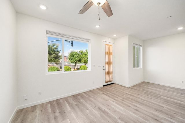 3790 E Commerce Way, Sacramento, CA 95834