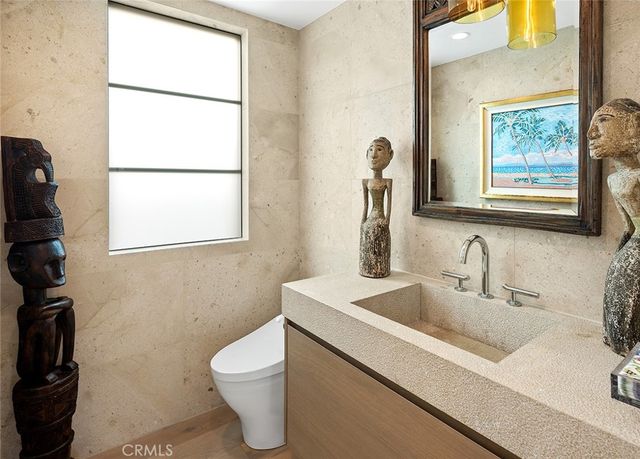 32 Emerald Bay, Laguna Beach, CA 92651