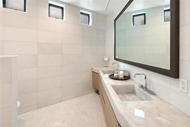 32 Emerald Bay, Laguna Beach, CA 92651