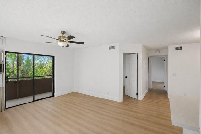 588 Trace Circle 102, Deerfield Beach, FL 33441