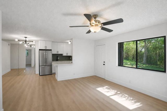 588 Trace Circle 102, Deerfield Beach, FL 33441