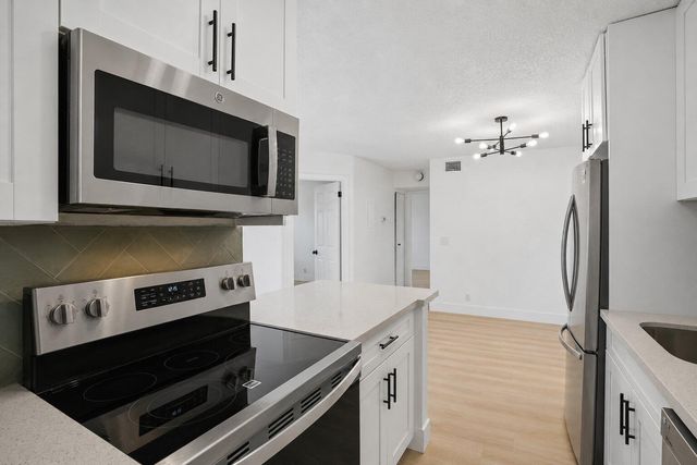 588 Trace Circle 102, Deerfield Beach, FL 33441