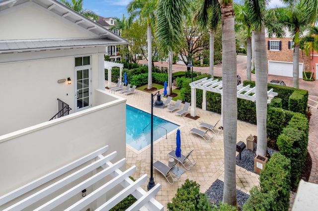 134 Madison Lane, Delray Beach, FL 33444