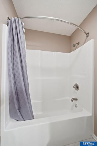 8025 Palmilla Lane, Lincoln, NE 68516