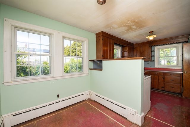 24 Jesse St, Fairhaven, MA 02719