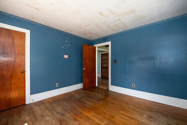 24 Jesse St, Fairhaven, MA 02719