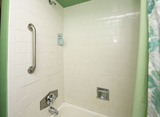 24 Jesse St, Fairhaven, MA 02719