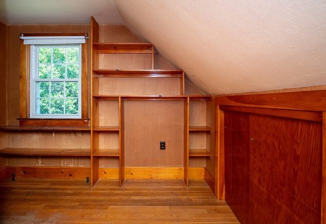 24 Jesse St, Fairhaven, MA 02719