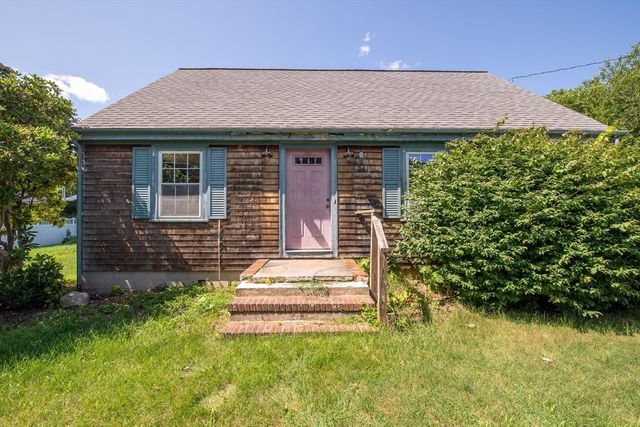 24 Jesse St, Fairhaven, MA 02719