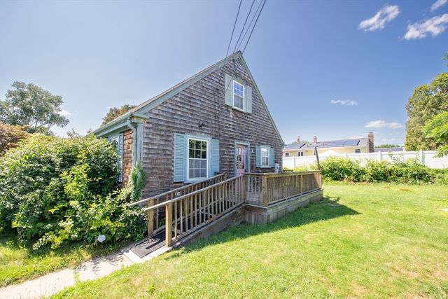24 Jesse St, Fairhaven, MA 02719