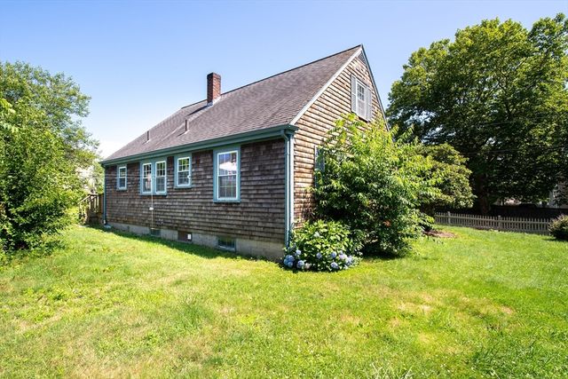 24 Jesse St, Fairhaven, MA 02719