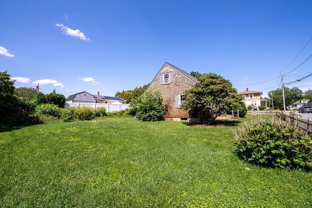 24 Jesse St, Fairhaven, MA 02719