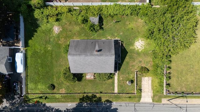 24 Jesse St, Fairhaven, MA 02719
