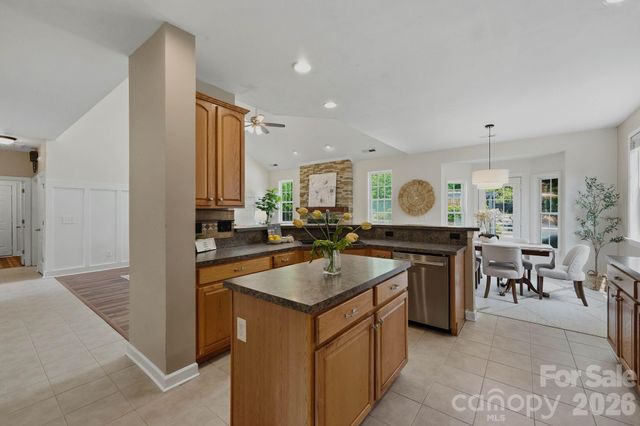 2721 Liberty Hall Court, Waxhaw, NC 28173